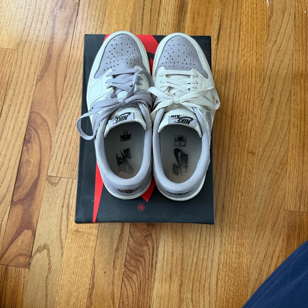 Jordan 1 low og atmosphere grey size 6m/7.5w